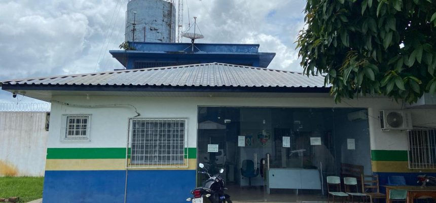 A Polícia Civil do Amazonas (PC-AM), por meio da 70ª Delegacia Interativa de Polícia (DIP) de Juruá (a 674 quilômetros de Manaus), cumpriu, na quinta-feira (03), mandados de prisões temporárias de um homem, 30, por estupro de vulnerável contra sua enteada de 7 anos, e da mãe dela, 26, por omissão dos fatos e falso testemunho.